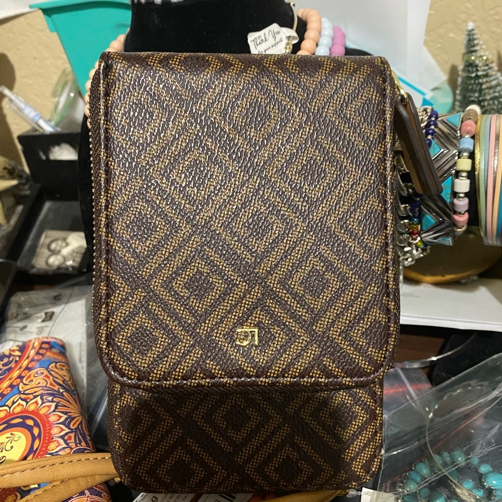 Liz Claiborne with tag